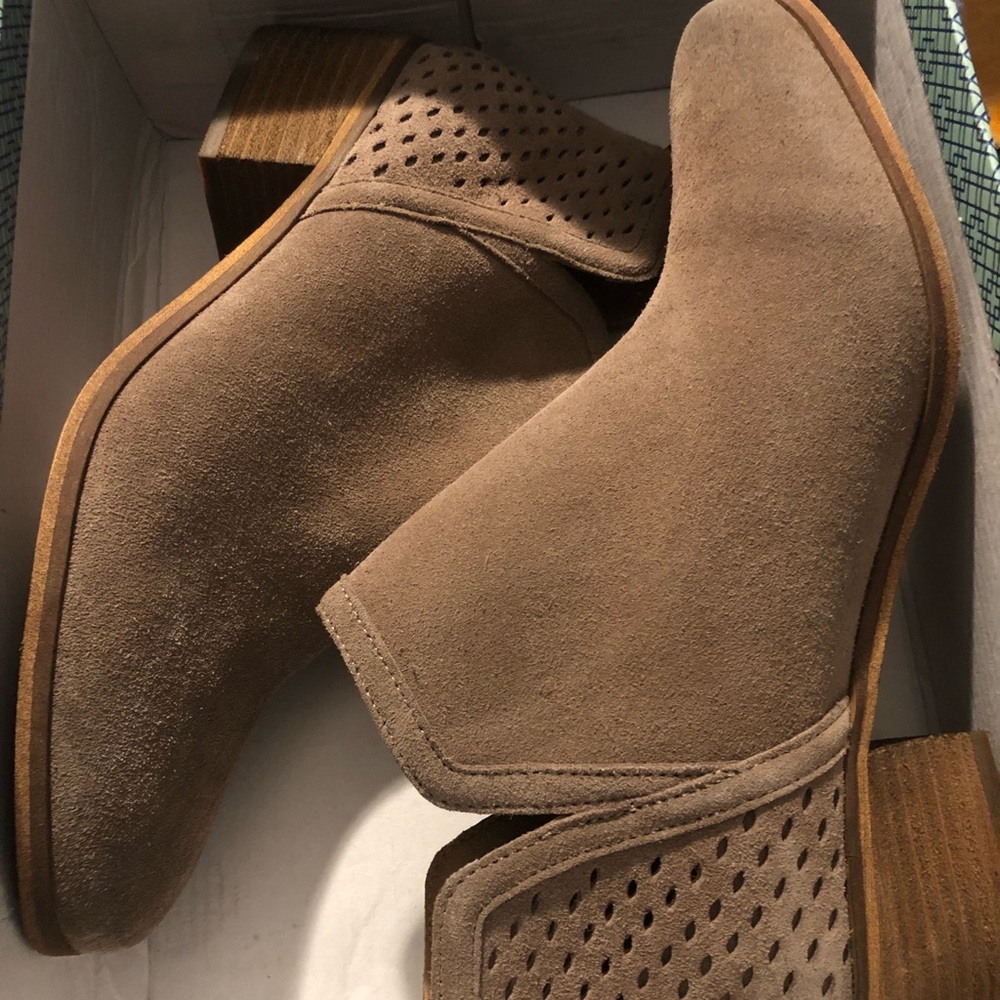 Susina Suede Bottie in mushroom.
